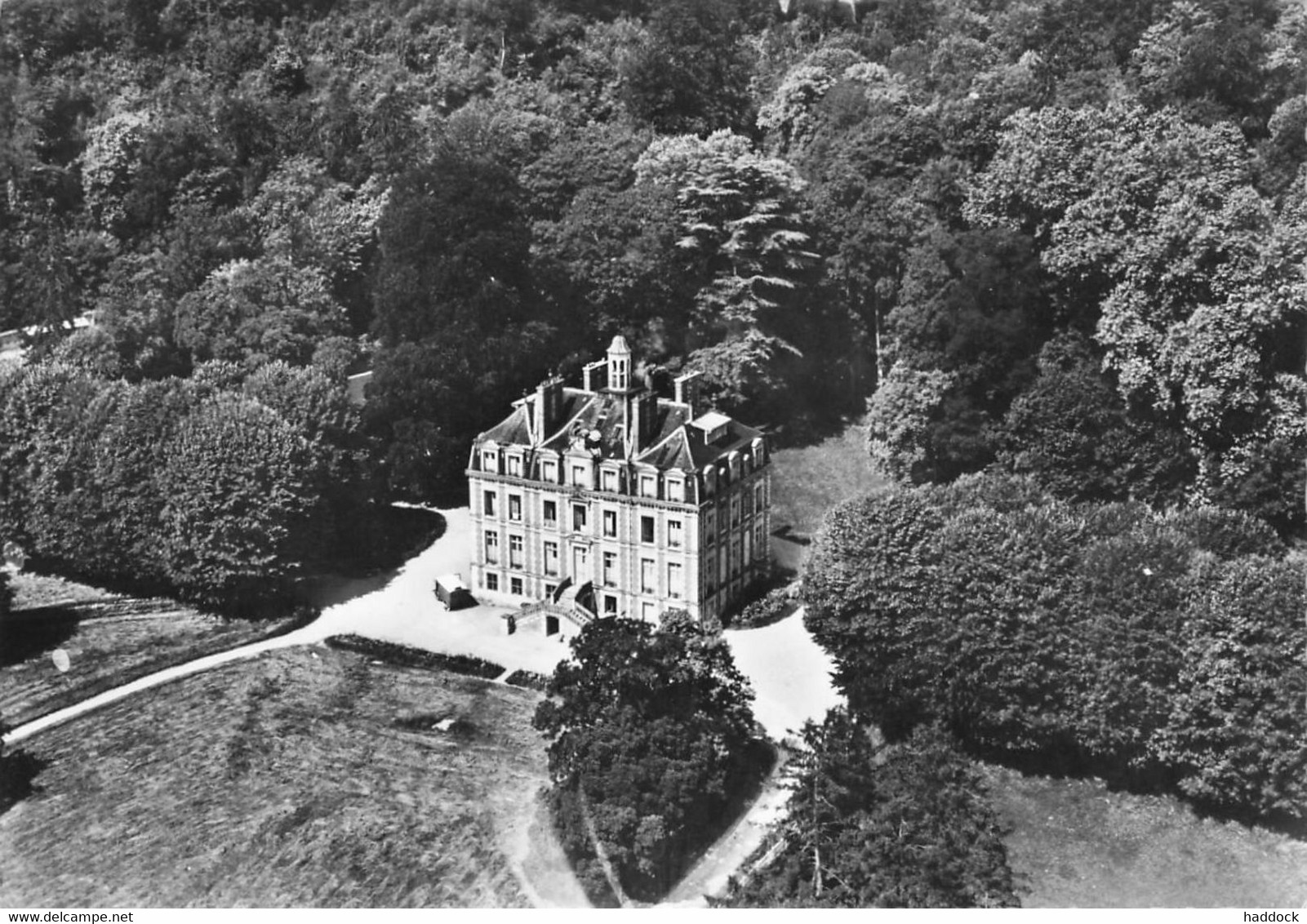 EN AVION AU DESSUS DE : AUBEVOYE - LE CHATEAU DU TOURNEBUT - Aubevoye