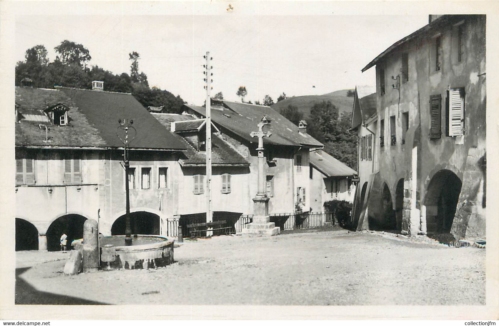 .CPSM  FRANCE 74 " Alby Sur Chéran, Place Du Trophée" - Alby-sur-Cheran