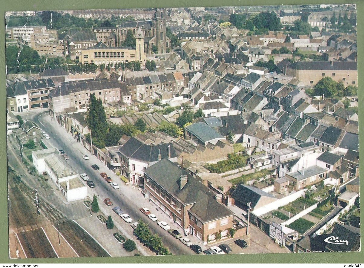 CPSM GF état Moyen - BELGIQUE - LEUZE - PANORAMA AÉRIEN - La Gare Sur La Gauche - édition CIM /A BE.999.96.0.8120 - Leuze-en-Hainaut