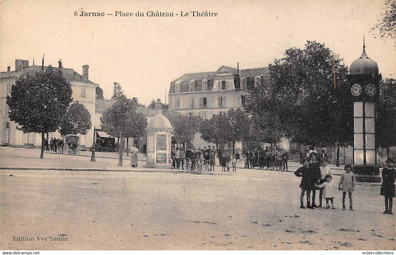 Jarnac          16         Place Du Château. Le Théâtre           (voir Scan) - Jarnac