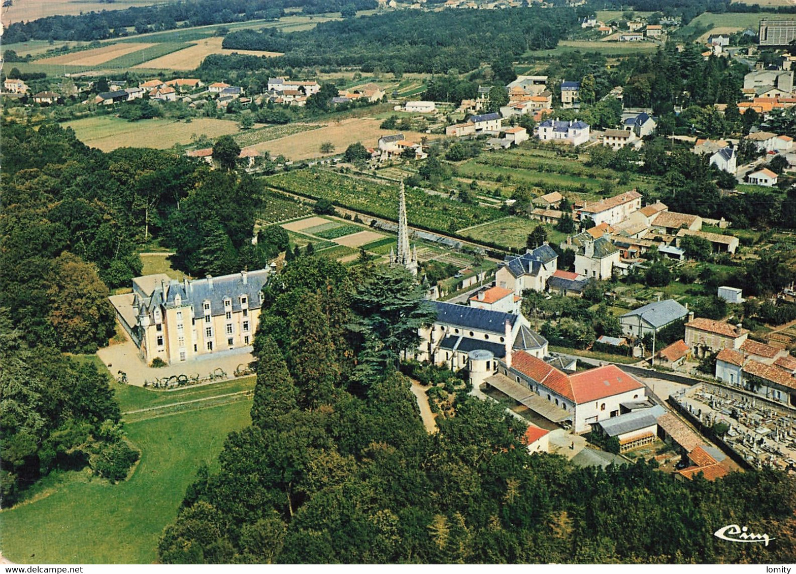 86 St Saint Julien L' Ars Vue Aerienne Au Premier Plan Le Prieuré Notre Dame Du Calvaire - Saint Julien L'Ars