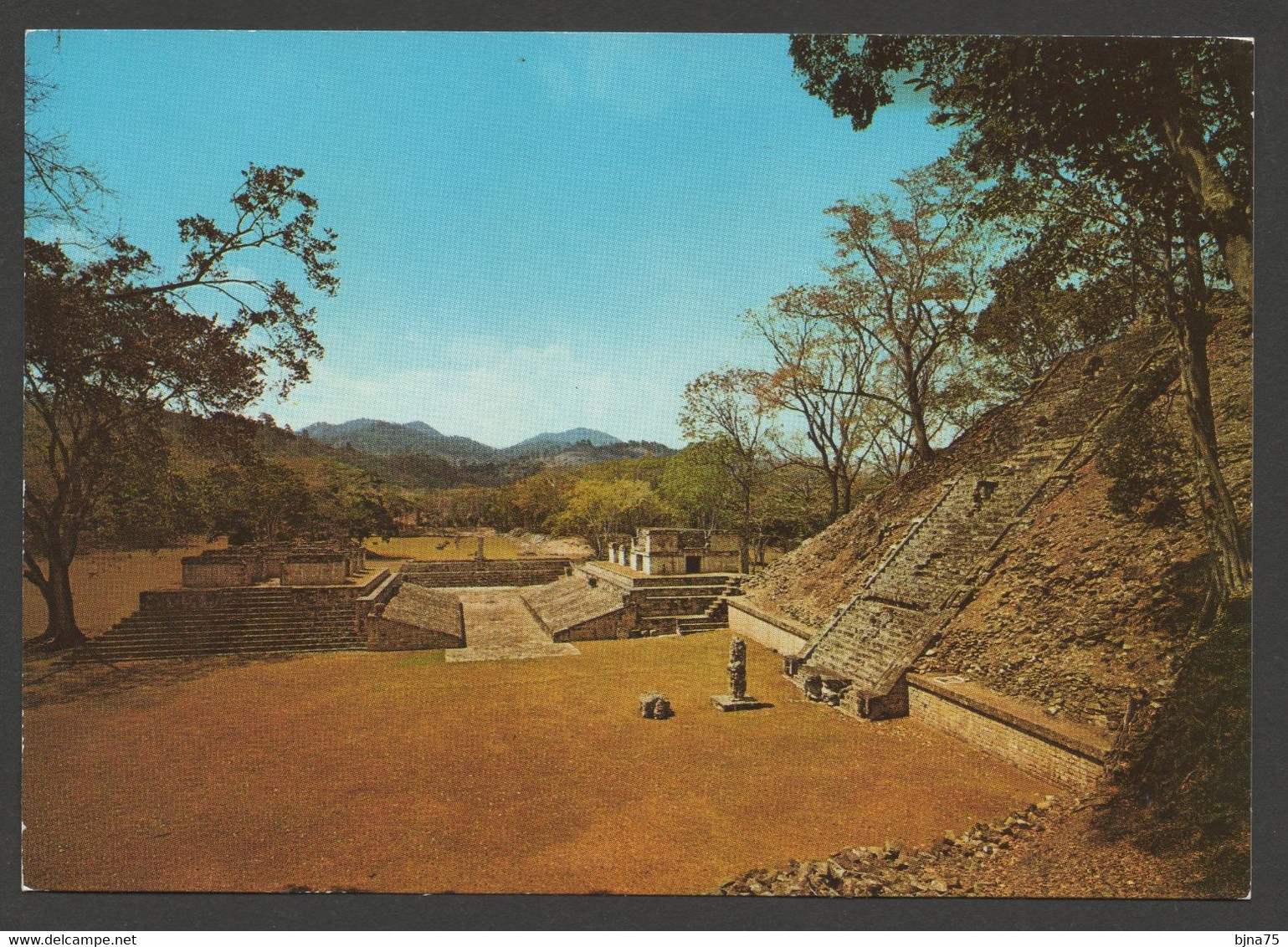 HONDURAS Ruinas De COPAN  Vista De La Cancha Del Juego De Pelota / Avant 1986 / Non Voyagée - Honduras