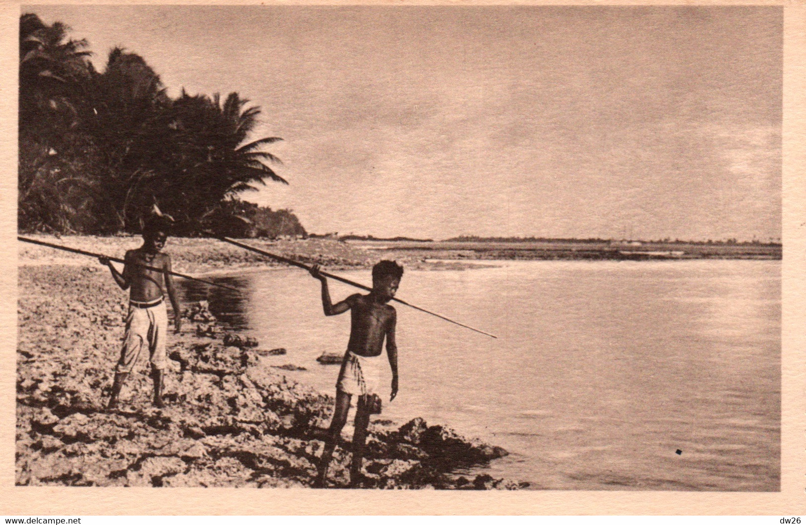 Micronésie (Iles Carolines) Petits Canaques (pêche à La Sagaie) - Edition Jésuites Missionnaires Carte N° 3 Non Circulée - Micronesia