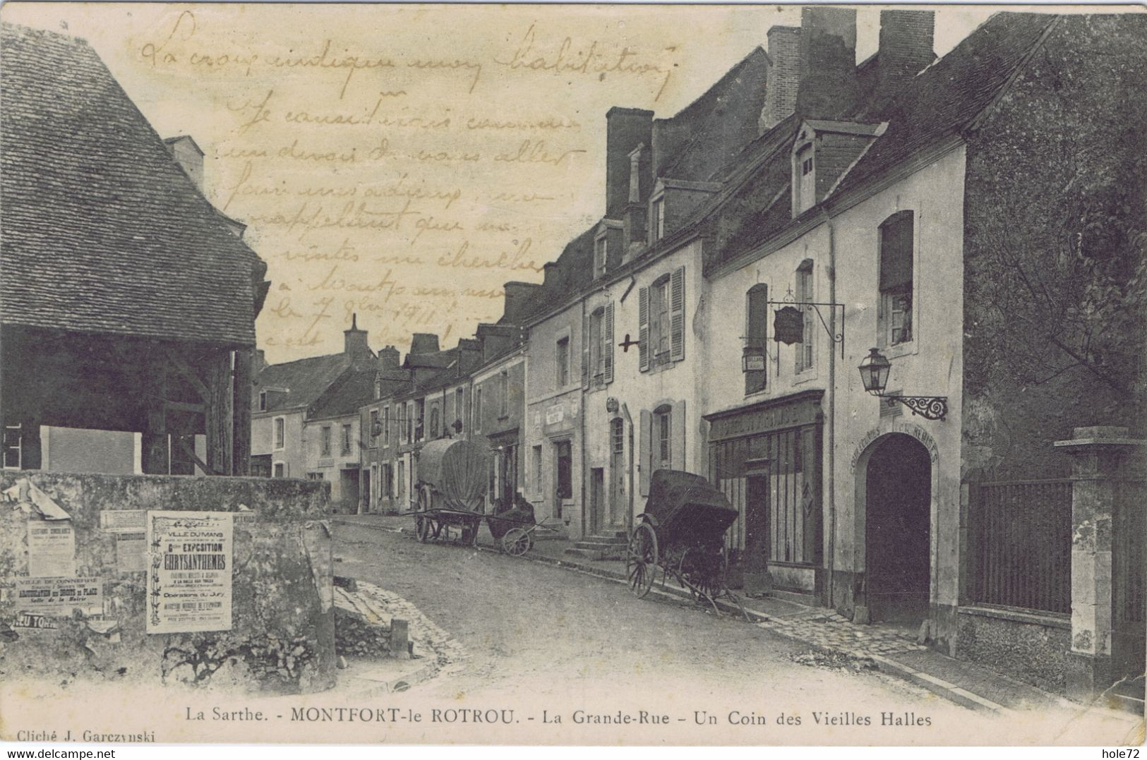 72 - Montfort-le-Gesnois (Montfort-le-Rotrou)  - La Grande Rue - Un Coin Des Vieilles Halles - Montfort Le Gesnois