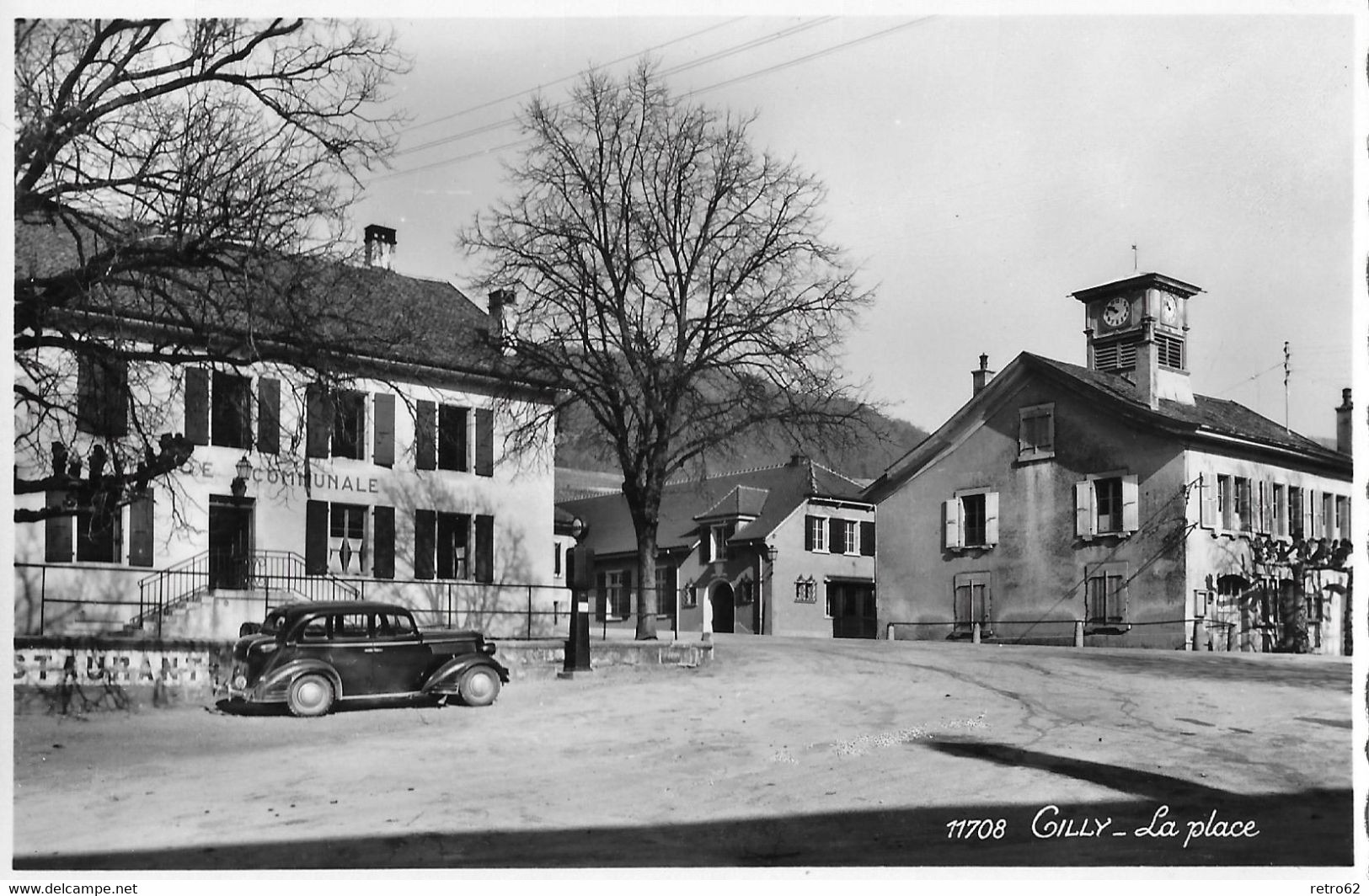 GILLY → La Place Avec Oldtimer, Carte Photo Ca.1950    ►RAR◄ - Gilly