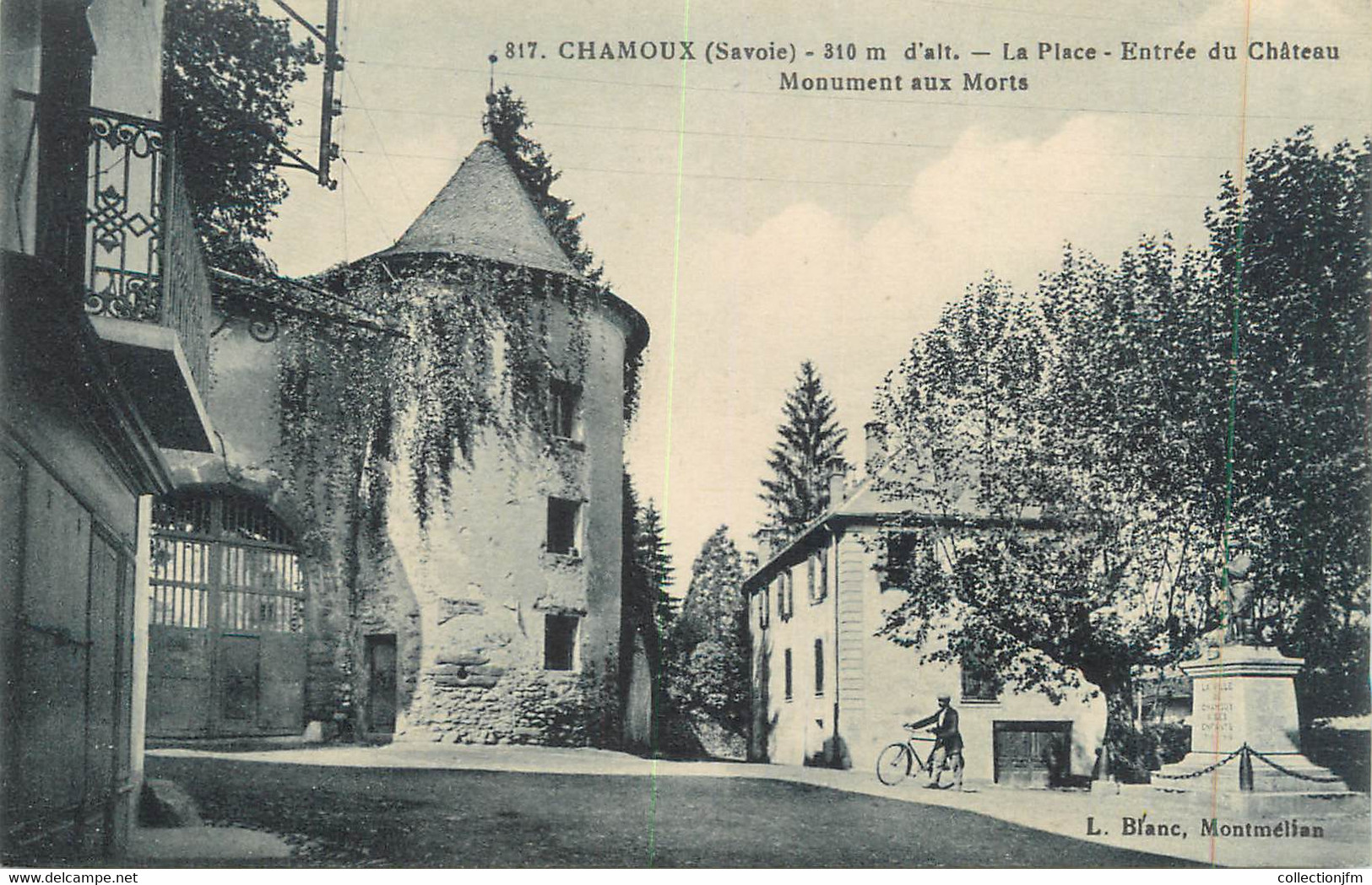 CPA FRANCE 73 "Chamoux, La Place, L'entrée Du Château Et Le Monument Aux Morts" - Chamoux Sur Gelon