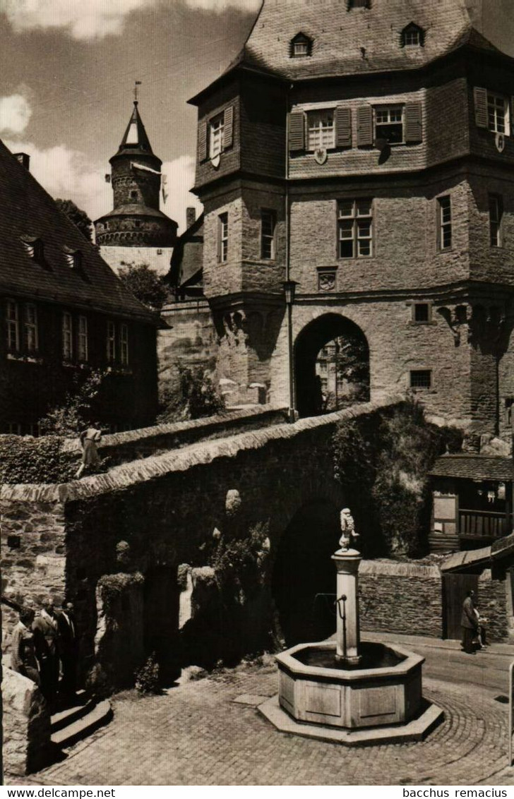 IDSTEIN/TAUNUS  Schlossaufgang Mit Löwenbrunnen Und Hexenturm - Idstein