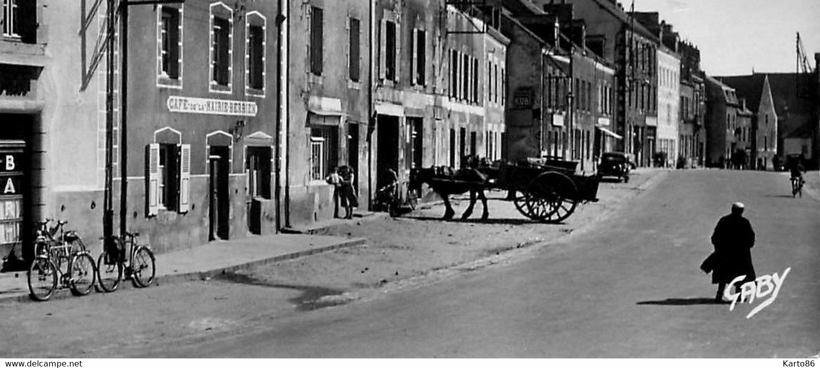 Pluvigner * Débit De Tabac Tabacs Café Bar , Place St Michel * Café De La Mairie BERRIEN - Pluvigner