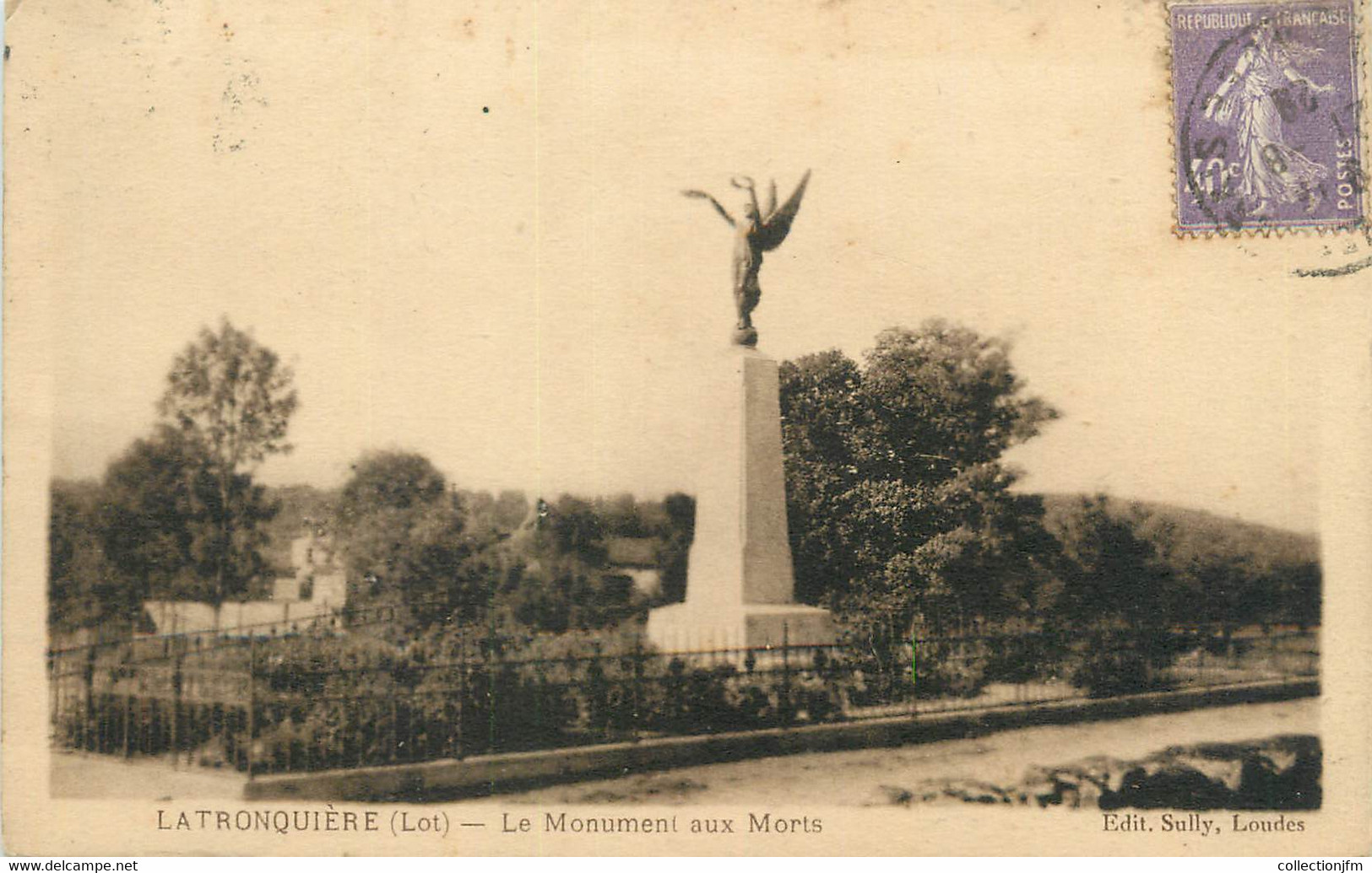 CPA FRANCE 46 "Latronquière, Le Monument Aux Morts" - Latronquiere