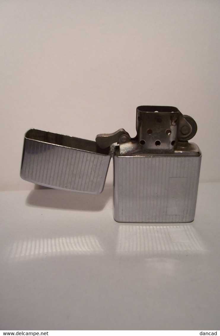 BRIQUET - ZIPPO - Model 350 - ( Dans Sa Boite ) - OCCASION  - - Zippo