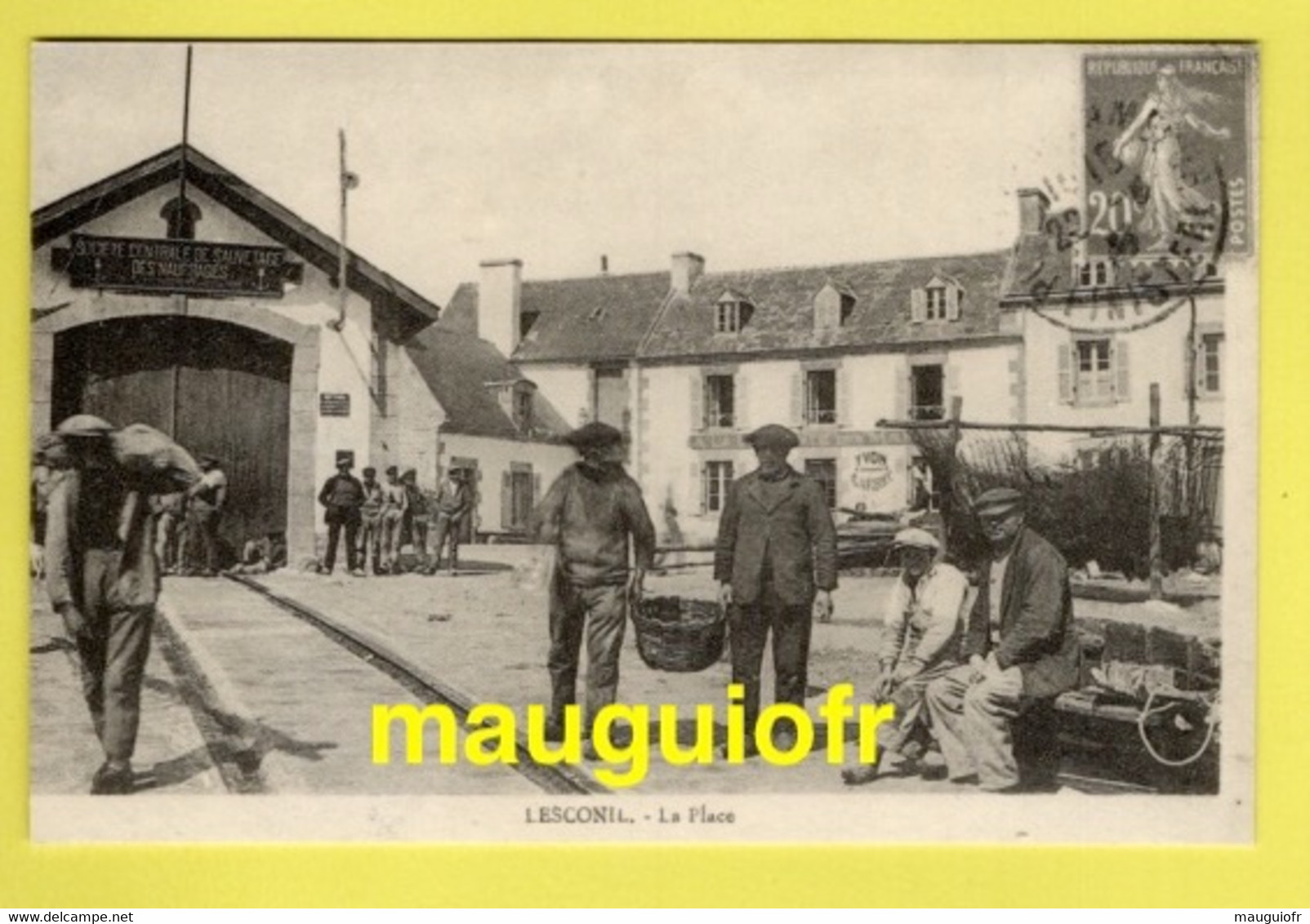 29 FINISTÈRE / PLOBANNALE-LESCONIL / LESCONIL / LA PLACE ET LE BÂTIMENT DE LA SOCIÉTÉ CENTRALE DE SAUVETAGE EN MER - Plobannalec-Lesconil