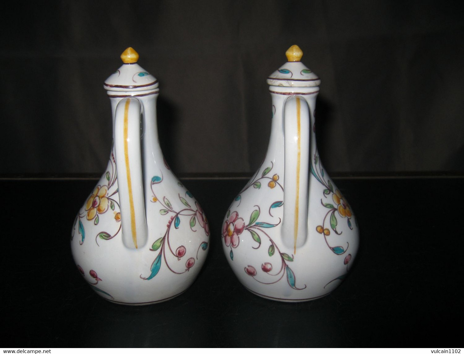 FIOLONS (BOUTEILLES) HUILE ET VINAIGRE EN FAIENCE OU PORCELAINE OPAQUE - Other & Unclassified