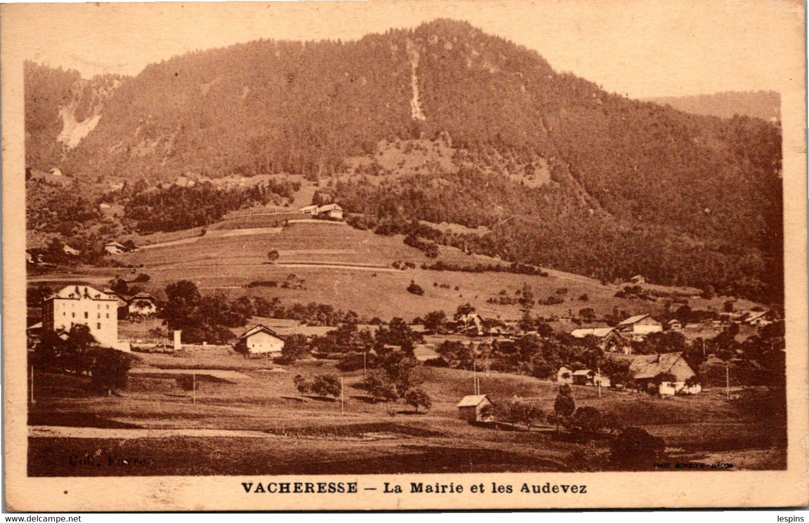 74 - VACHERESSE -- La Mairie Et Les Audevez - Vacheresse