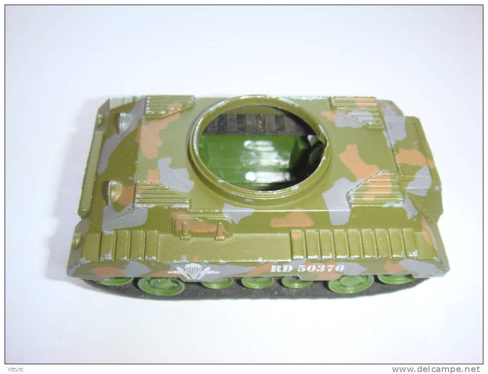 MAJORETTE : MILITAIRE, TANK, CHAR (manque La Tourelle) RD 50370, Parachute (Pour Rénovation Ou Pièces Détachées) - Majorette