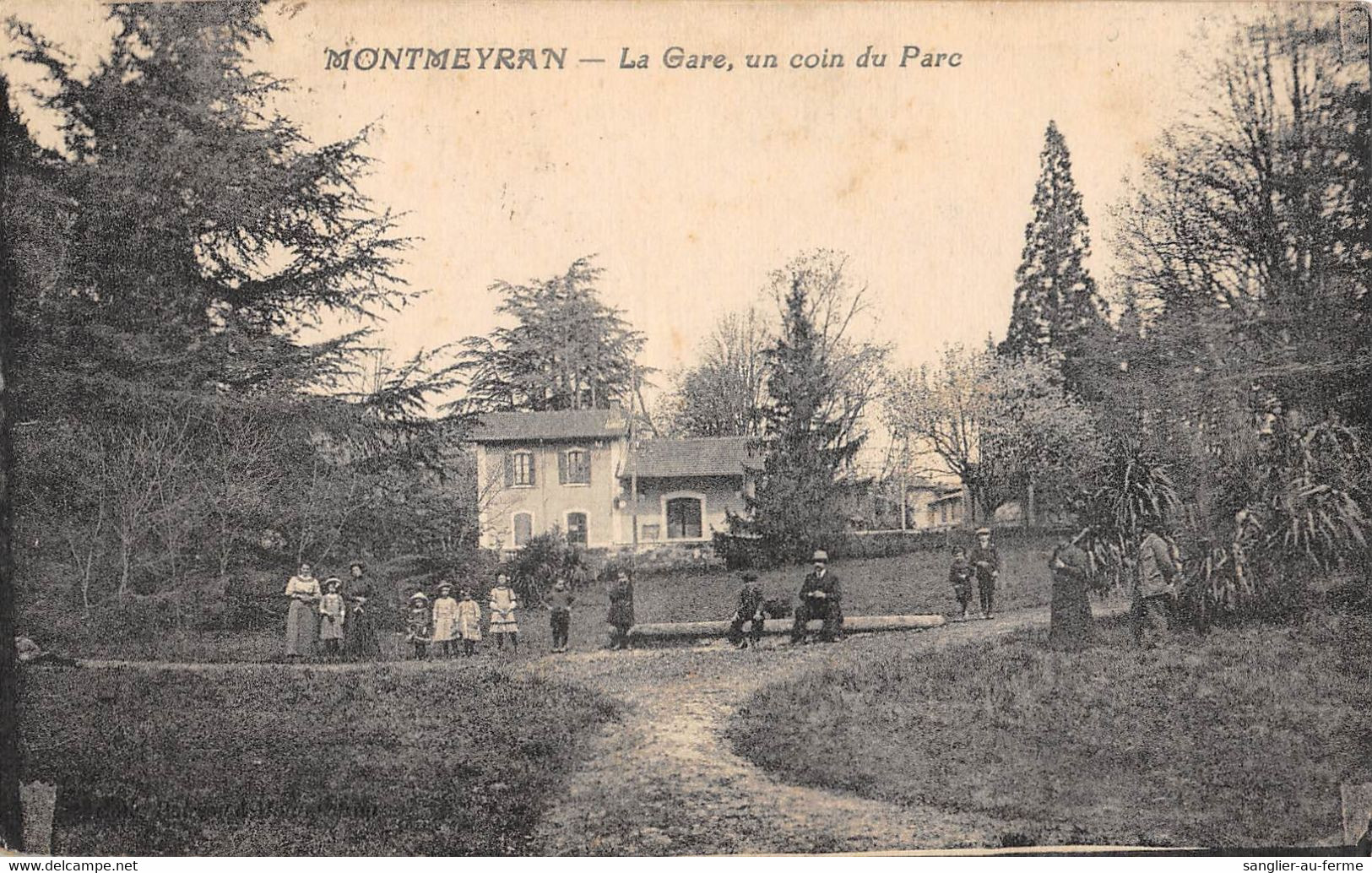 CPA 26 MONTMEYRAN LA GARE UN COIN DU PARC - Otros & Sin Clasificación