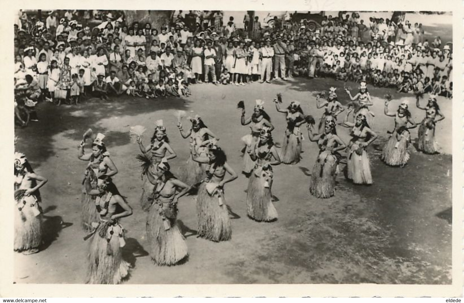 Vahiné Tahiti. Tahitienne . Real Photo Dancers Papeete 14 Juillet National Day  Edit Simone Leverd Et R. Tillet - Oceania