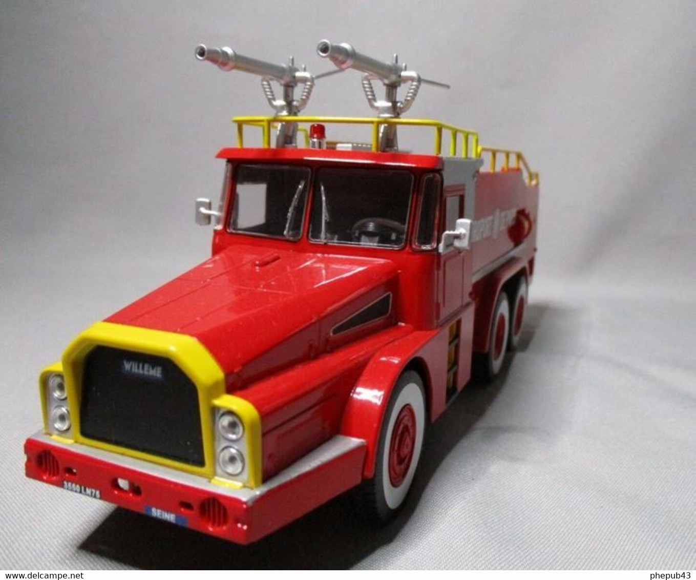 Willeme W 8 DAE 6x6 - Pompiers - Aeroport De Paris - Hachette - LKW