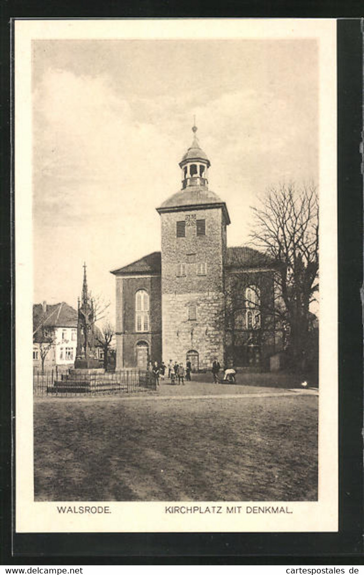 AK Walsrode, Kirchplatz Mit Denkmal - Walsrode