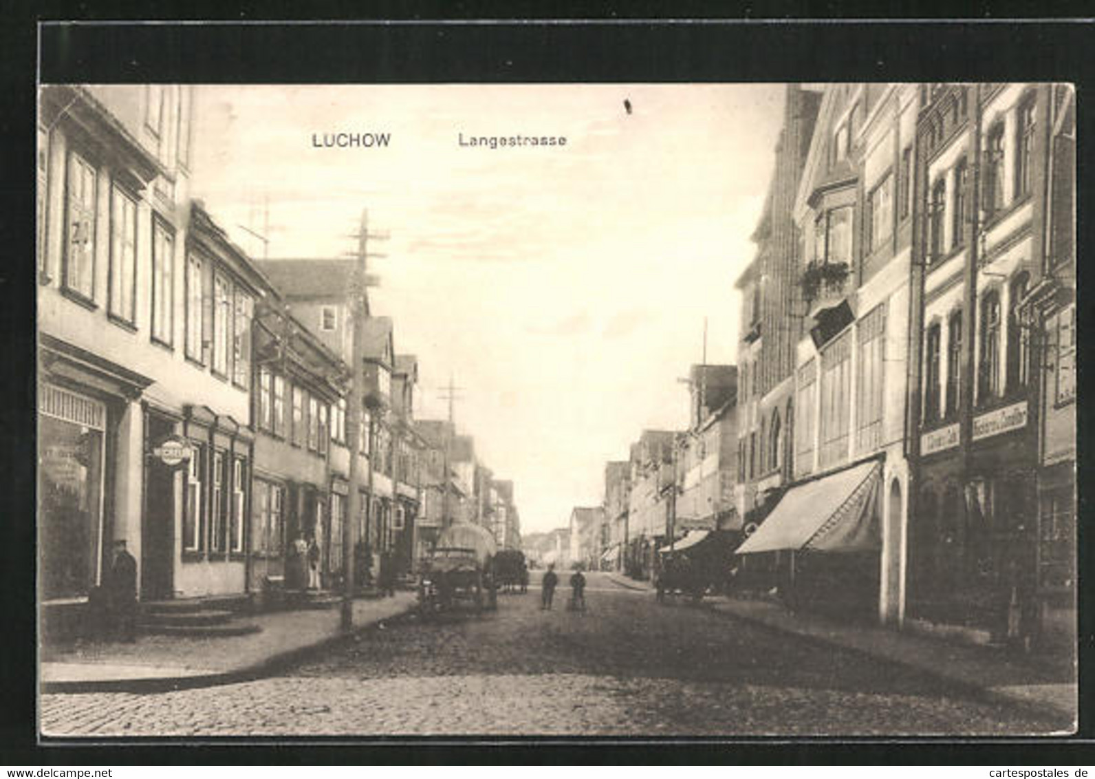 AK Lüchow, Langestrasse Mit Geschäften Und Passanten - Luechow