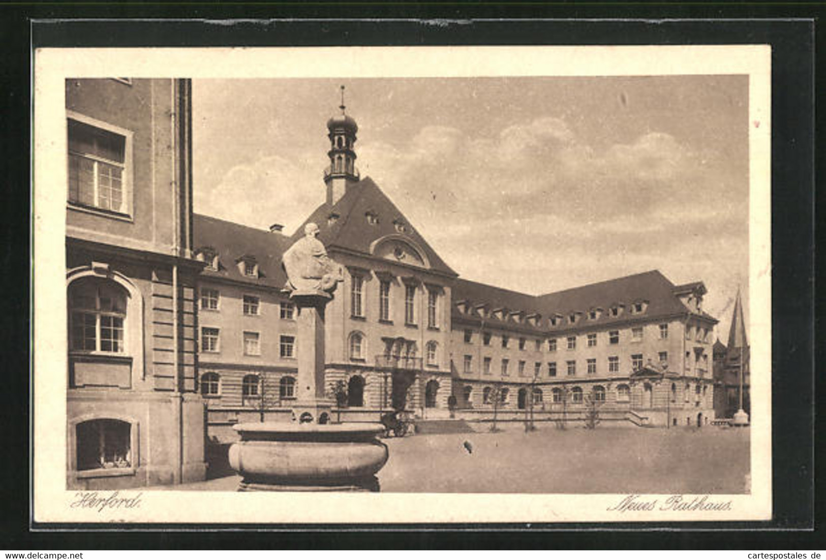 AK Herford, Am Brunnen Vor Dem Neuen Rathaus - Herford