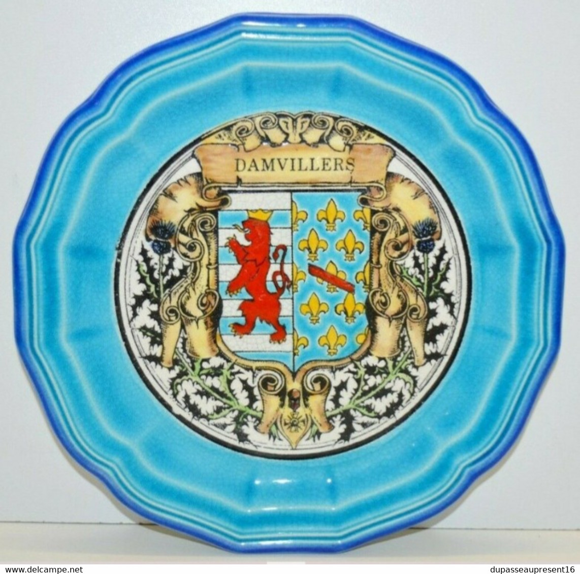 PETITE ASSIETTE EMAUX DE LONGWY BLASON DAMVILLERS MEUSE ST JEAN De L'AIGLE Déco COLLECTION VITRINE - Longwy (FRA)