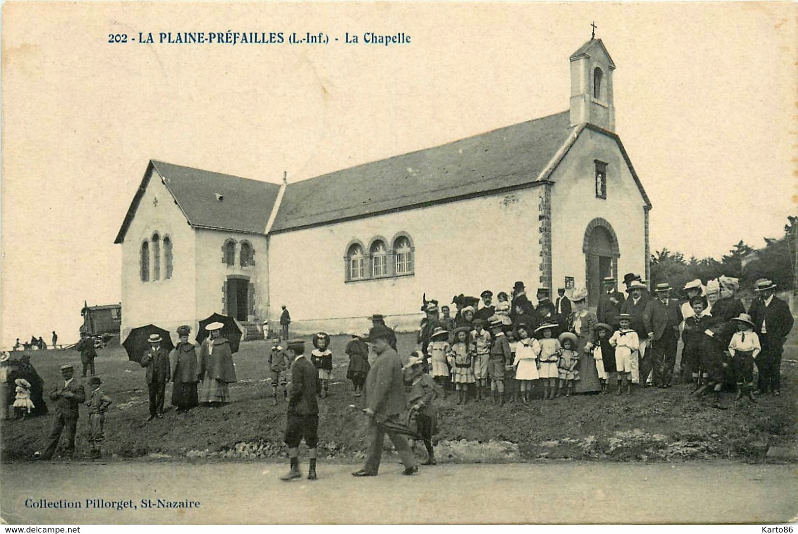 La Plaine Sur Mer * Préfailles * La Chapelle Du Village * Sortie De Messe - La-Plaine-sur-Mer