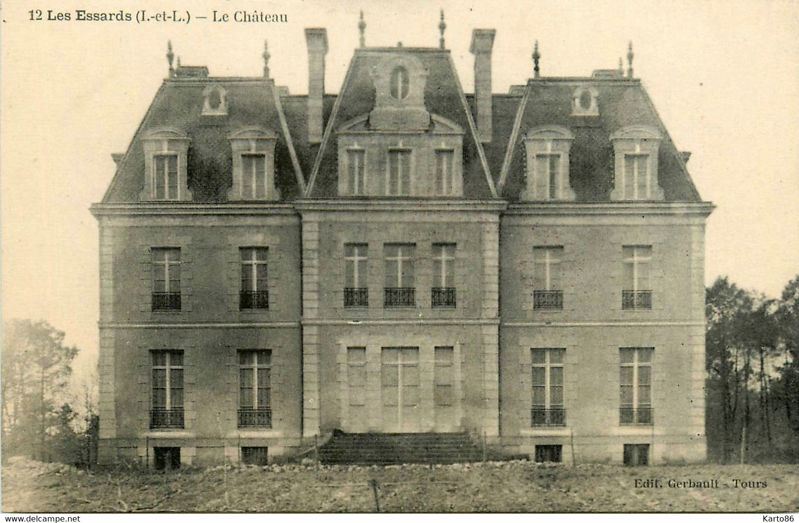 Les Essarts * Vue Sur Le Château Du Village - Genillé