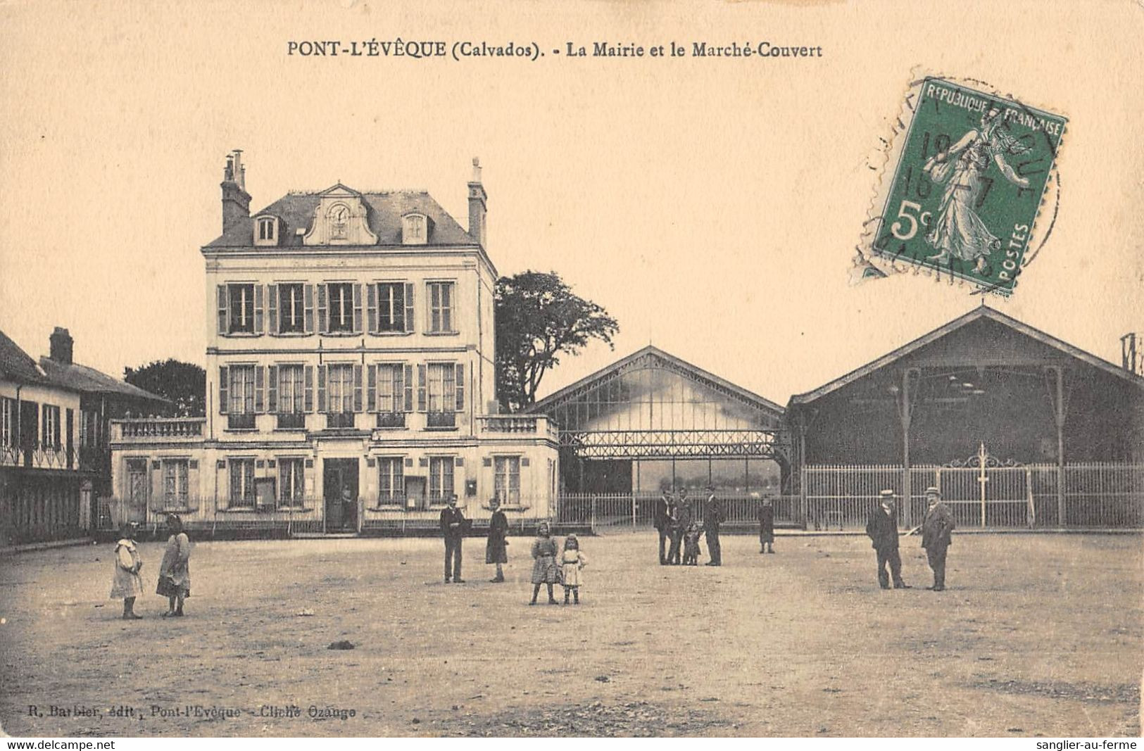 CPA 14 PONT L'EVEQUE LA MAIRIE ET LE MARCHE COUVERT - Pont-l'Evèque