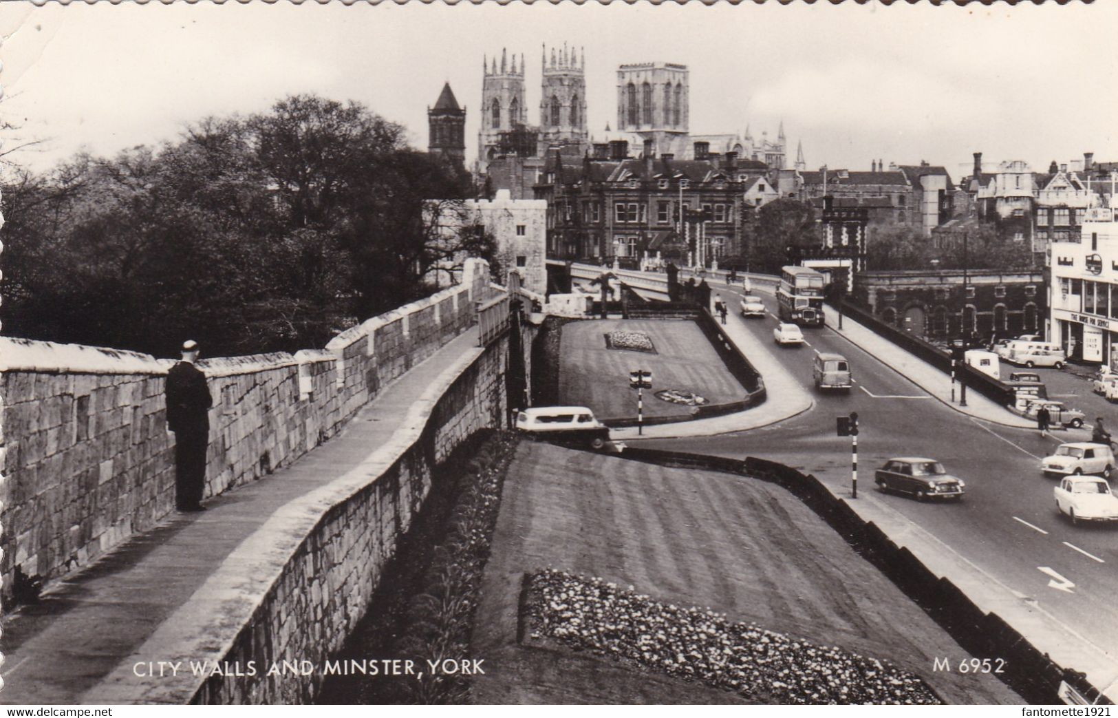 CITY WALLS AND MINSTER YORK (DIL151) - York