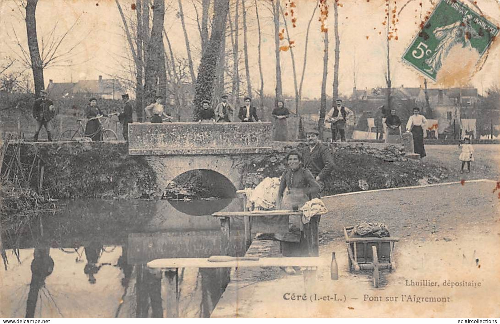 Cléré Les Pins         37       Pont Sur L' Aigremont  Groupe Et Laveuse.Brouette         (voir Scan) - Cléré-les-Pins