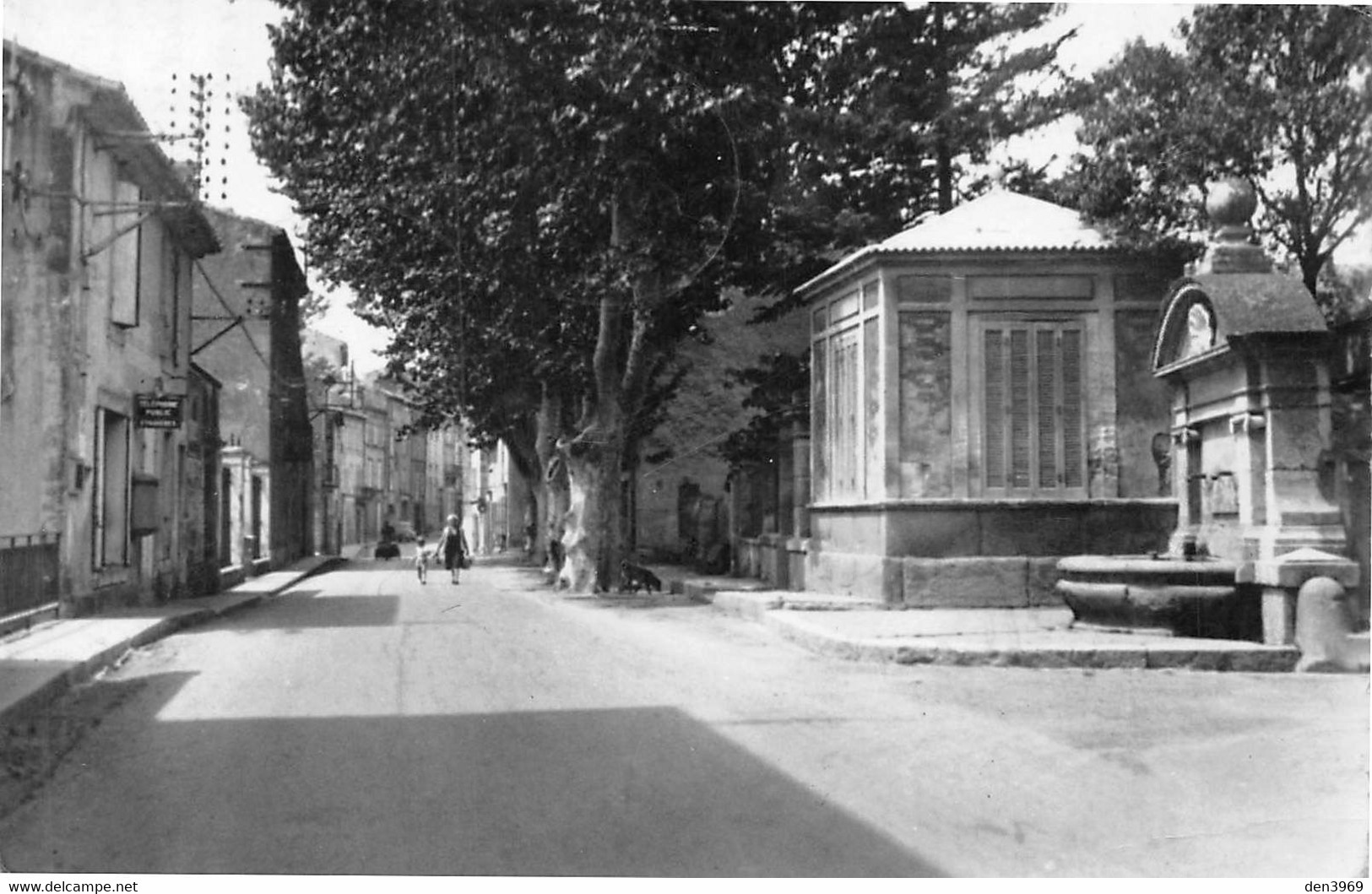 EYGUIERES - Fontaine De La Coquille - Eyguieres