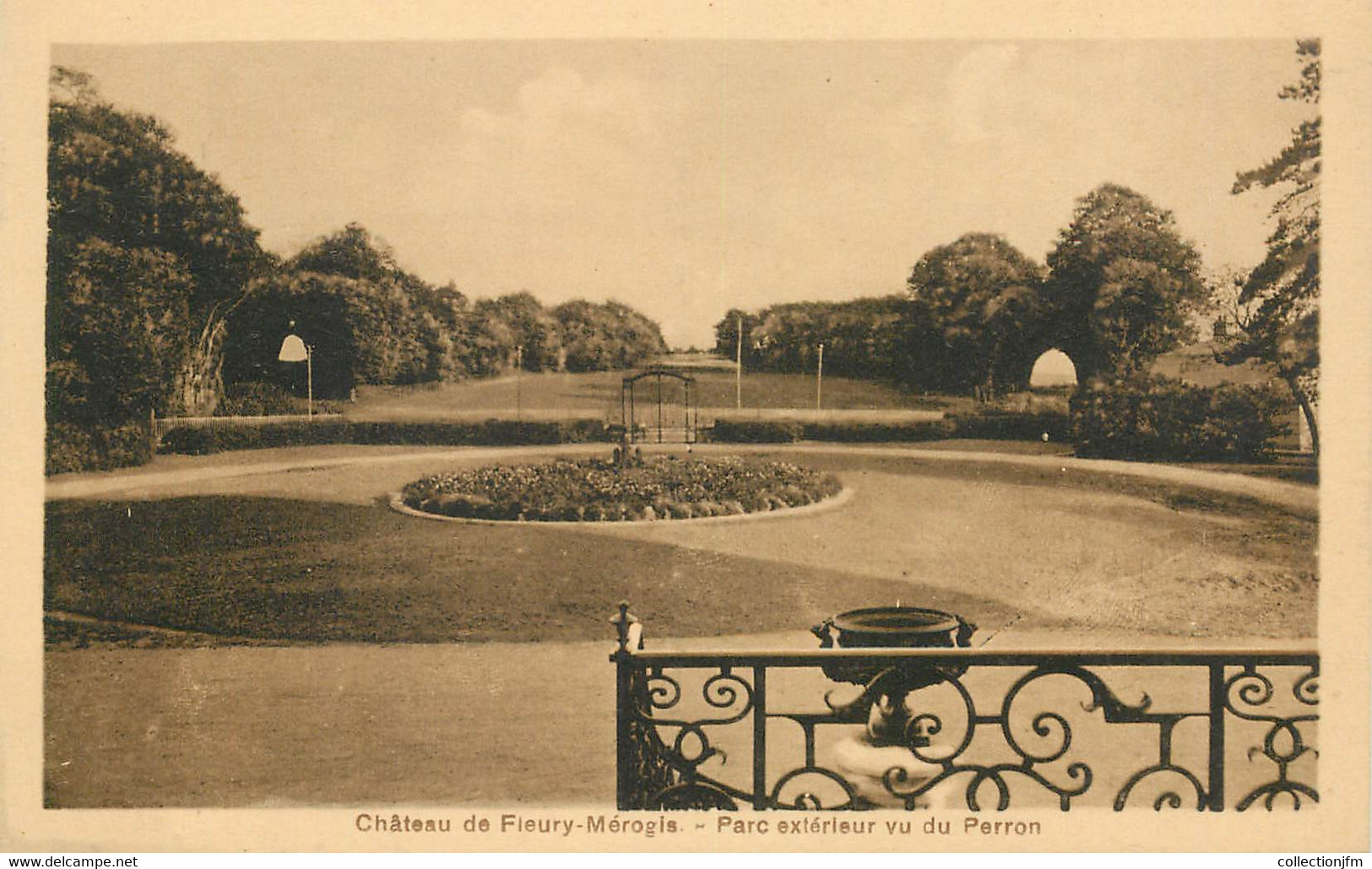 CPA FRANCE 91 "Chateau De Fleury Mérogis, Parc Extérieur Vu Fu Perron" - Fleury Merogis