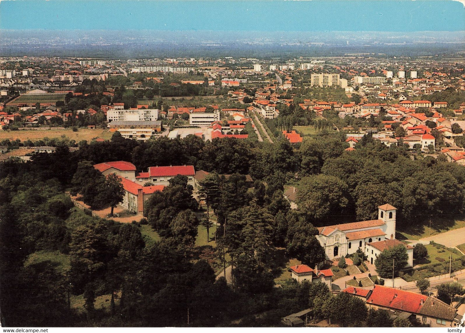 69 Meyzieu Eglise , Maison De Retraite Et La Ville - Meyzieu