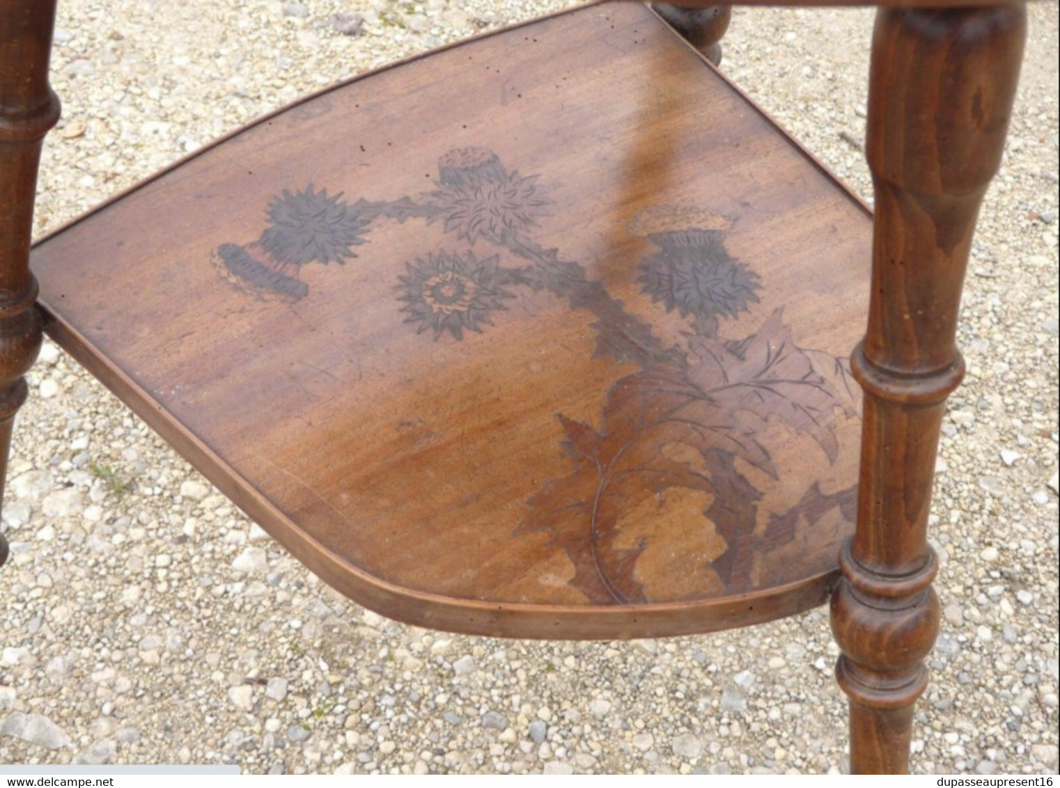 GUERIDON PLATEAU BLASON TABLE ART NOUVEAU EMILE GALLE CHARDONS ASYMETRIQUE DECO - Other & Unclassified