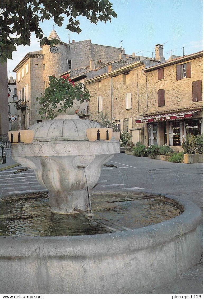 84 - Châteauneuf Du Pape - Fontaine - Chateauneuf Du Pape