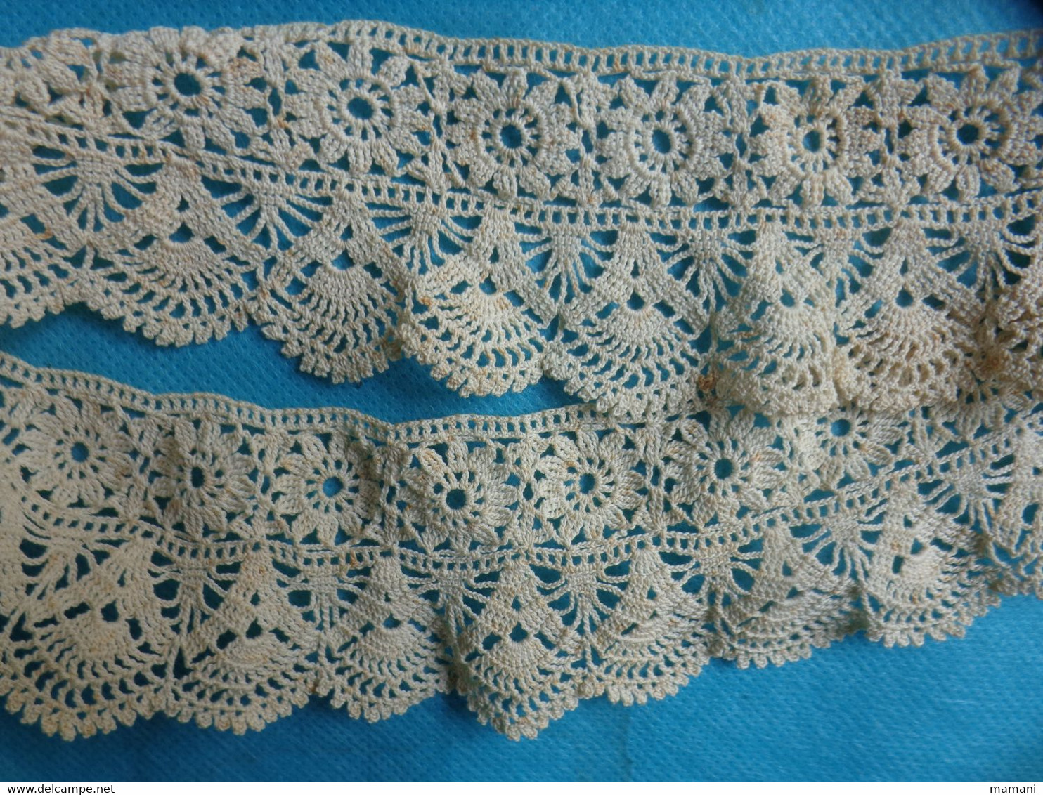 Lot De Dentelles Ancienne - Laces & Cloth