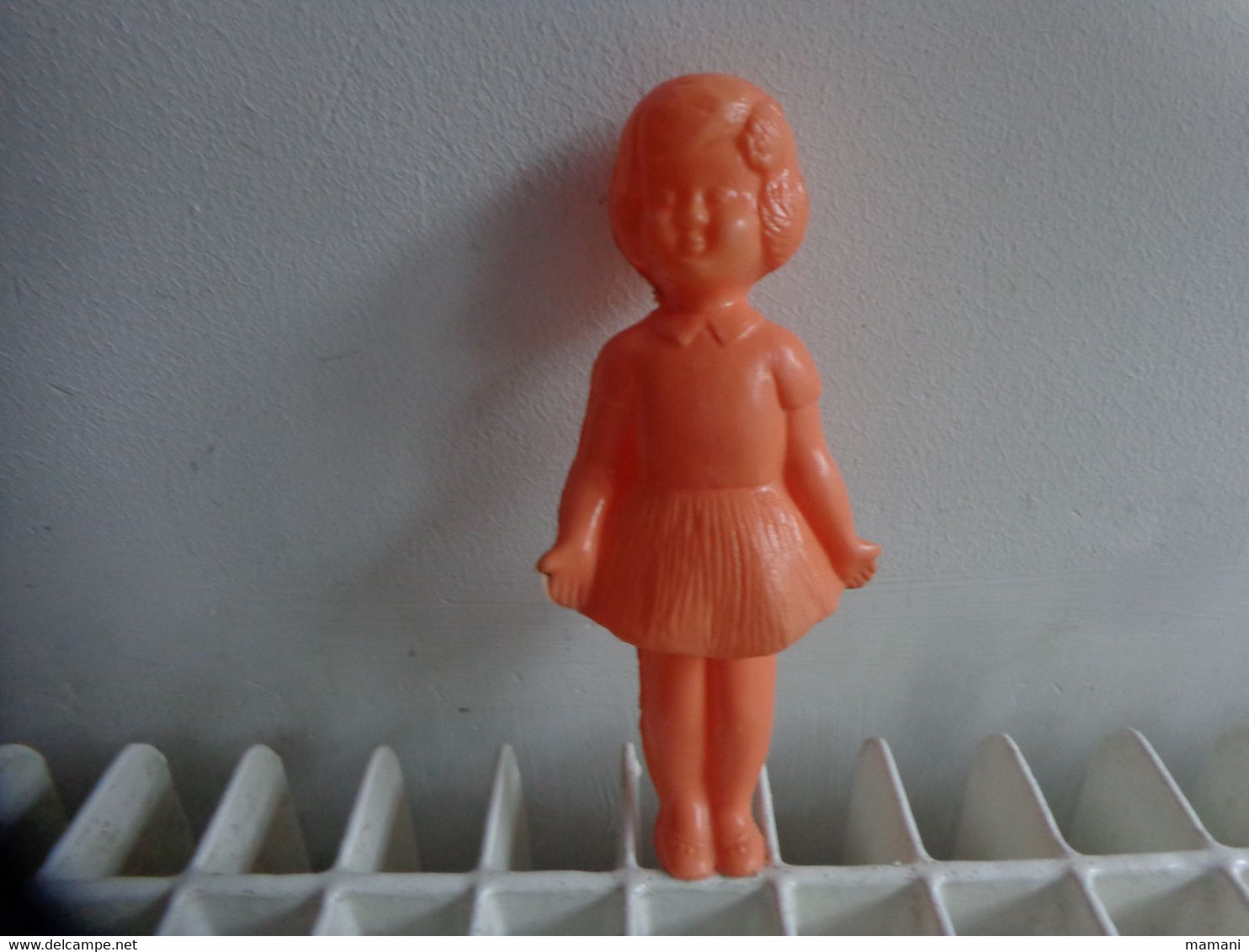 Poupee (petite) Plastique - Vintage H 17cm - Andere & Zonder Classificatie