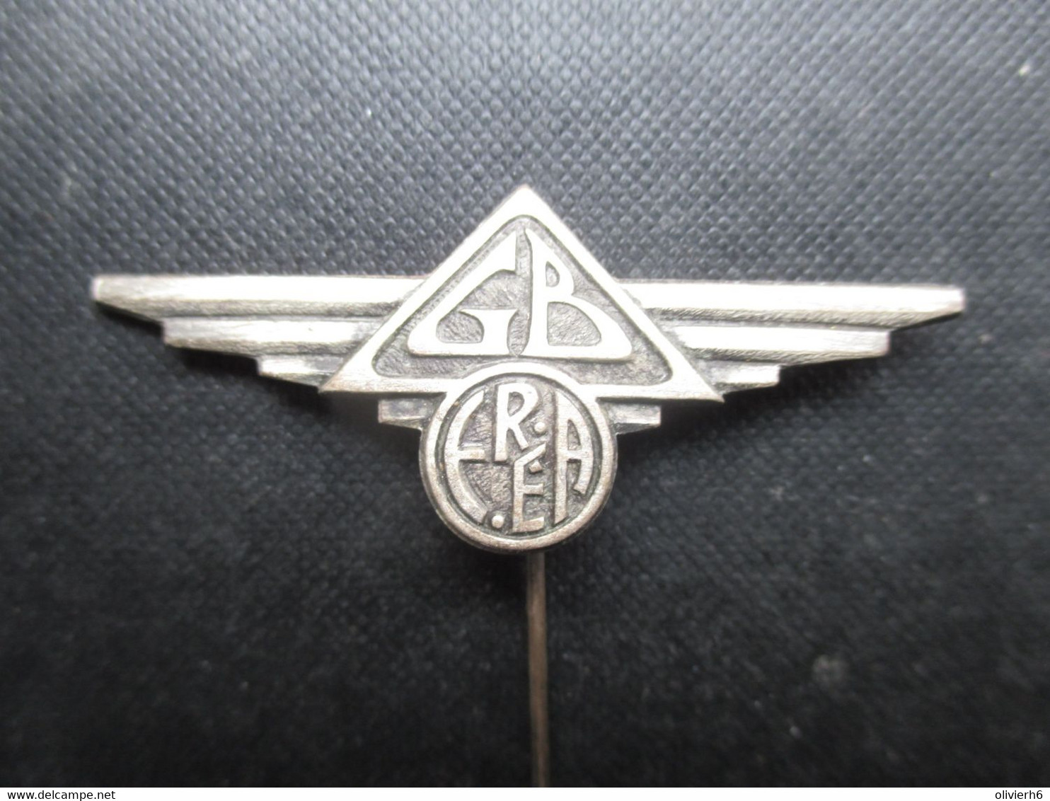 PIN'S (V2107) MILITARIA ? (3 Vues) GB E.R.E.A. ? Aile Triangle Rond - Weihnachten