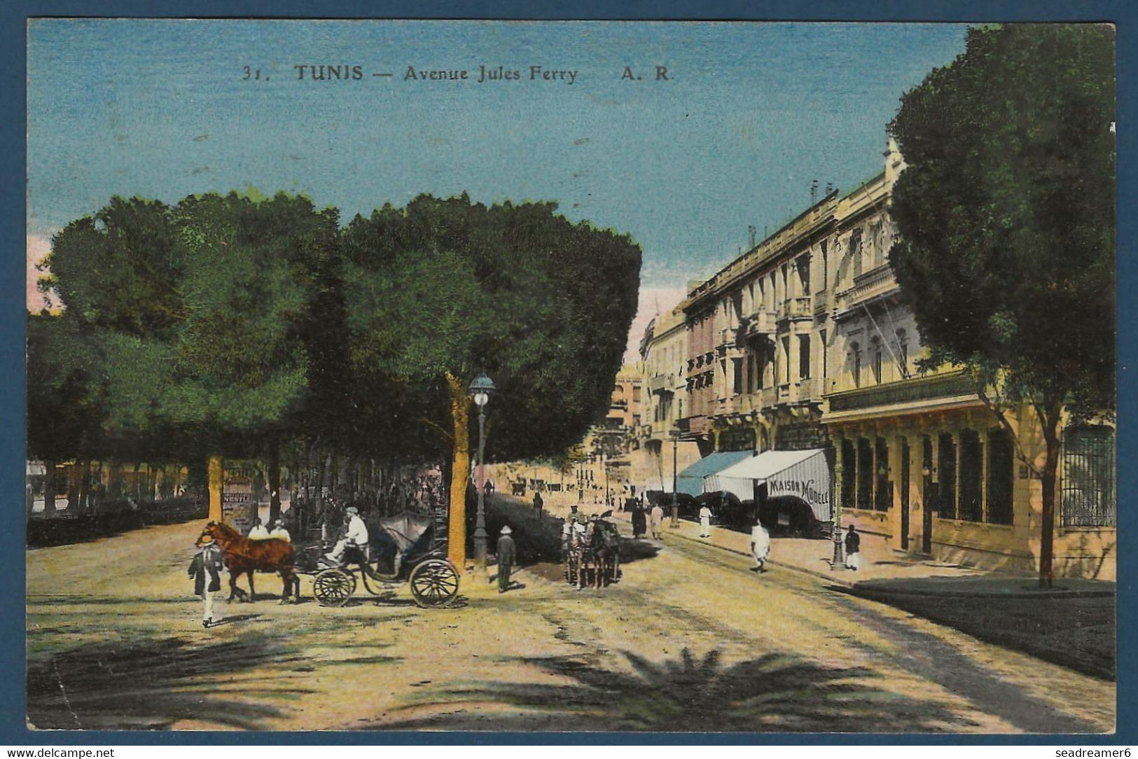 Carte Postale De Tunis Pour Bordeaux En Couleur Avec Timbres Tunisien Oblitération Mécanique Marseille Gare En Arrivée - Lettres & Documents