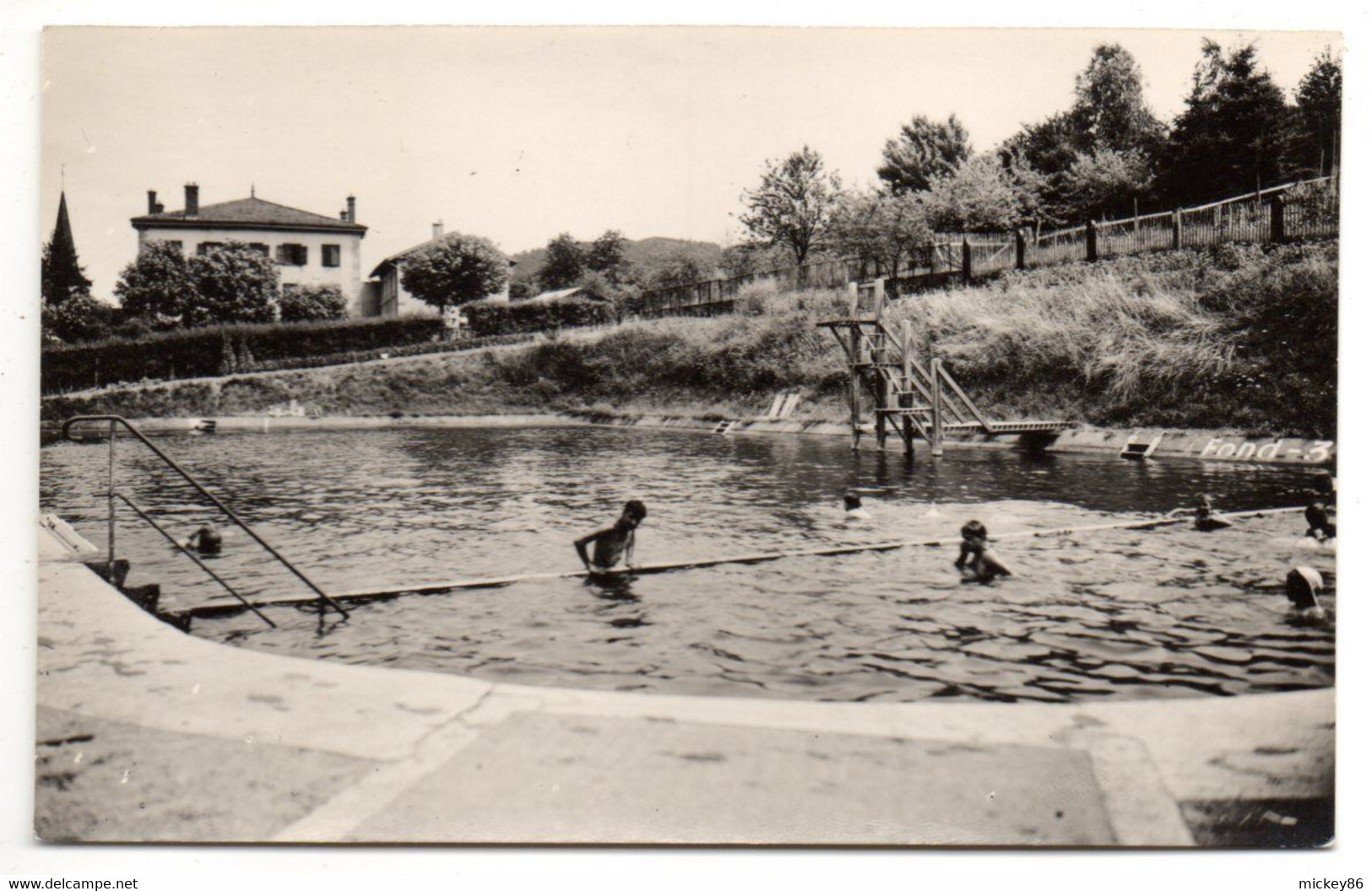 LAMURE SUR AZERGUES --- La Piscine (animée) ......pas Très Courante..........à Saisir - Lamure Sur Azergues