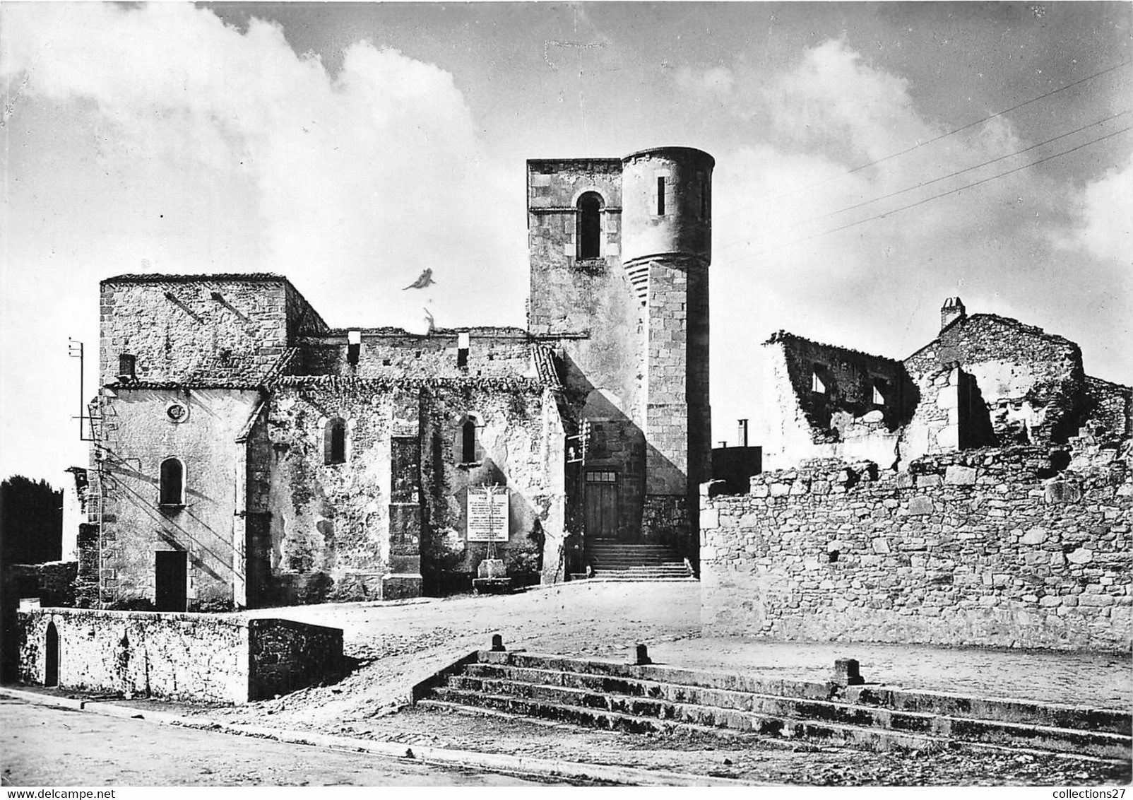 87-ARADOUR-SUR-GLANE- DETRUIT LE 10 JUIN 1944, L'EGLISE CÔTE SUD - Oradour Sur Glane