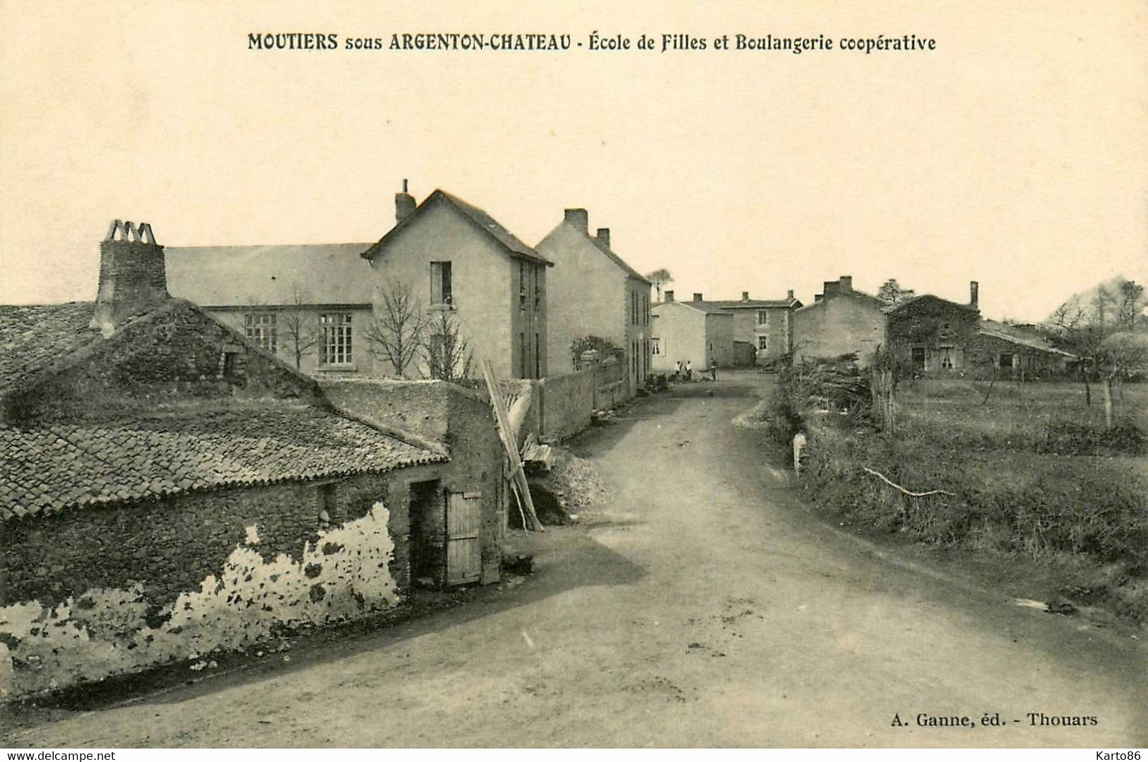 Moutiers Sous Argenton Chateau * école De Filles Et Boulangerie Coopérative - Argenton Chateau