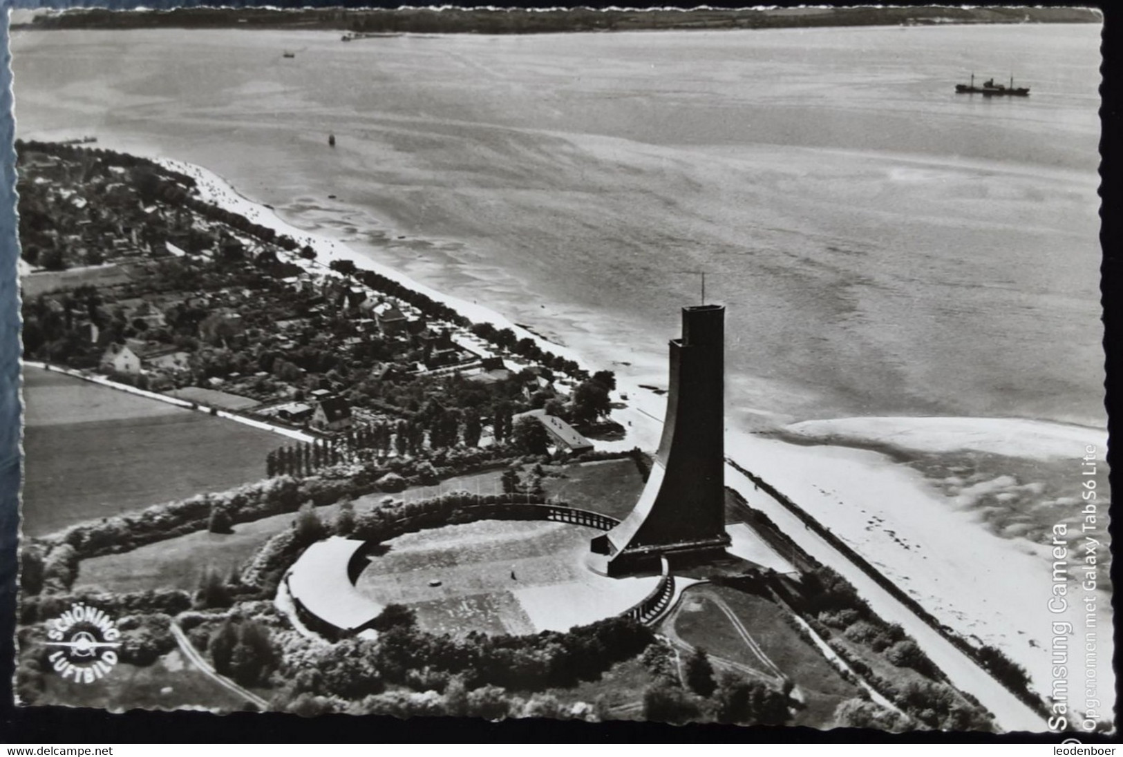 Laboe - Marine Ehrenmal - Schoning Luftbild - 464 - Laboe