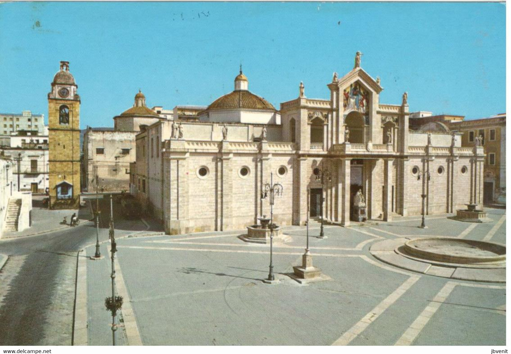 MANFREDONIA (FOGGIA) - La Cattedrale E Piazza - Manfredonia