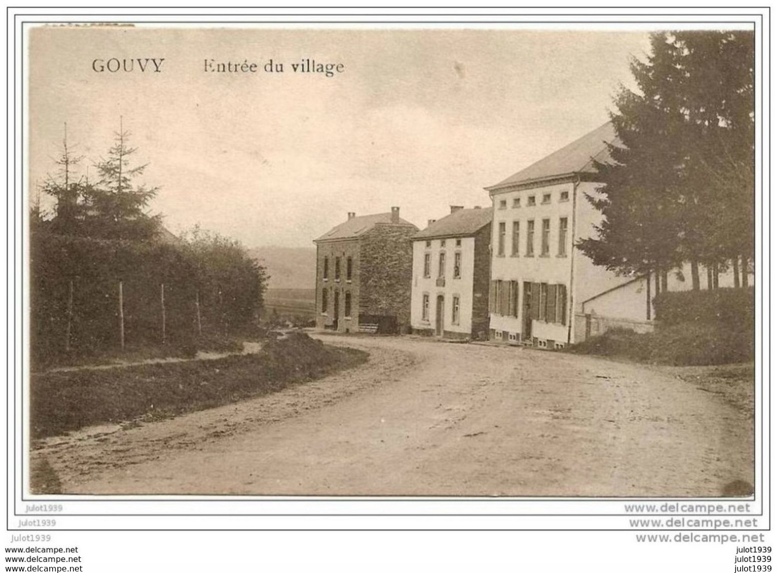 GOUVY ..-- Entrée Du Village . 1920 Vers OSTENDE ( Mr Mme J. DE GRENDELE ) . Voir Verso . - Gouvy