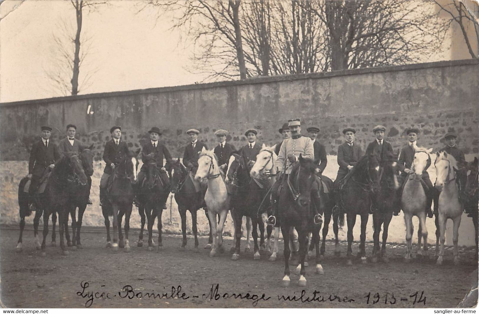 CPA 63 MOULINS CARTE PHOTO LYCEE BANVILLE MANEGE MILITAIRE  (voir Verso - Moulins