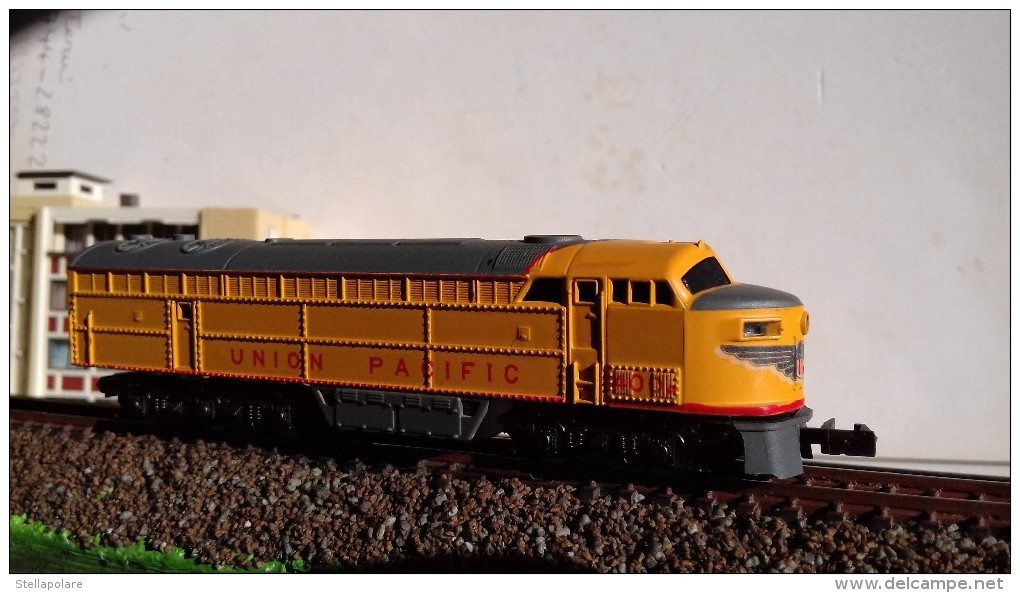 RIVAROSSI ATLAS 2122 N Scale VINTAGE UNION PACIFIC Loco Diesel Fairbanks Morse C Liner - In Original Box - Locomotieven