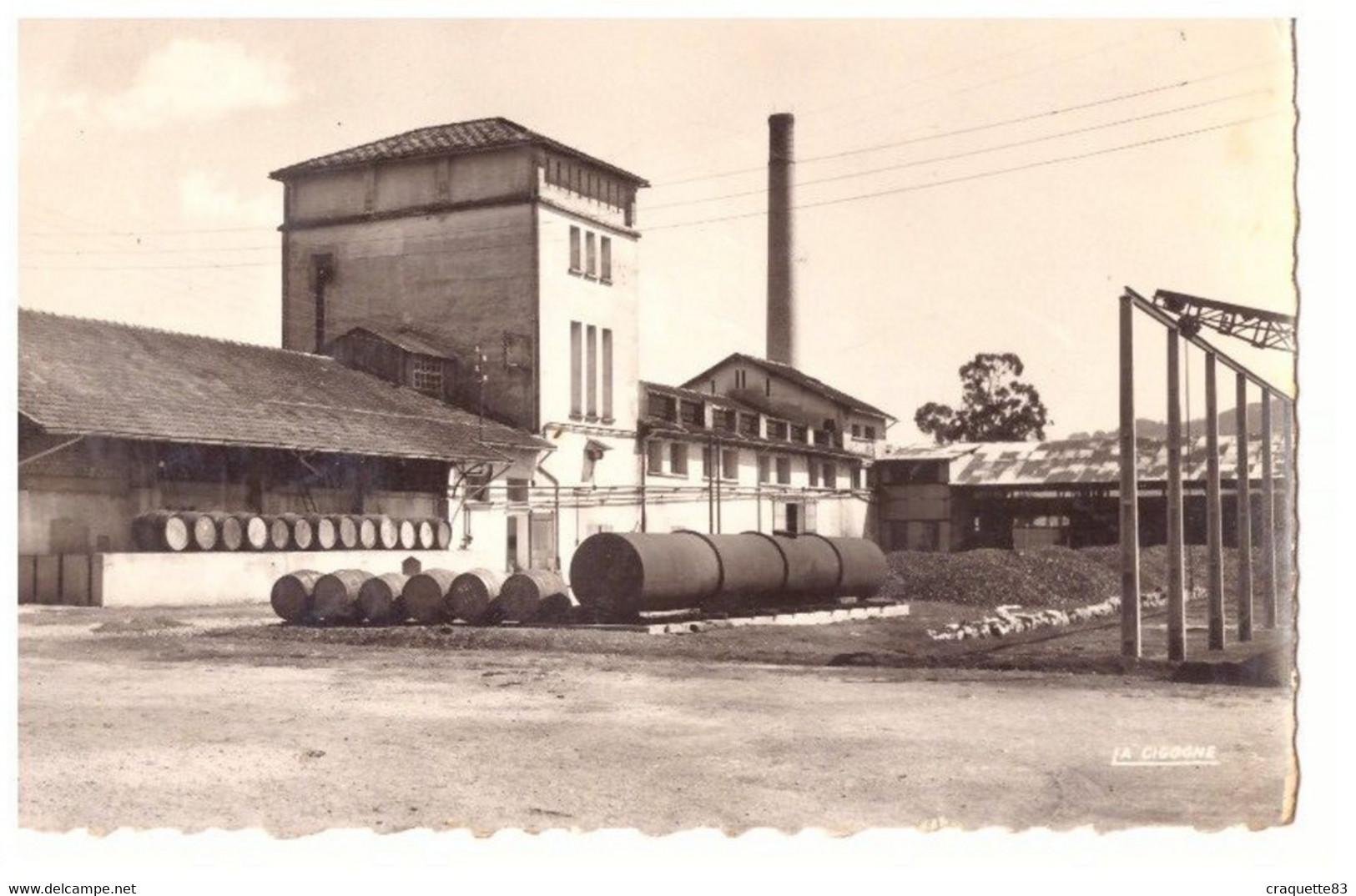 LA CRAU   DISTILLERIE  "LA VAROISE"     Carte Photo - La Crau