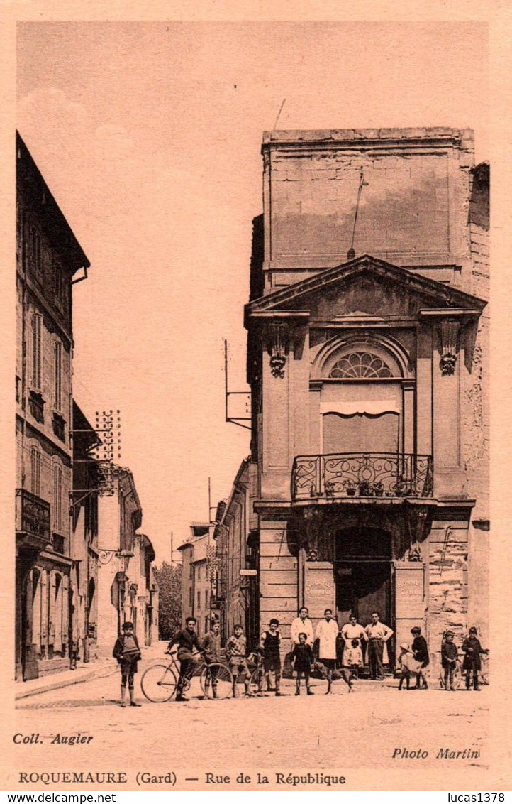 30 / ROQUEMAURE / RUE DE LA REPUBLIQUE / TRES ANIMEE - Roquemaure