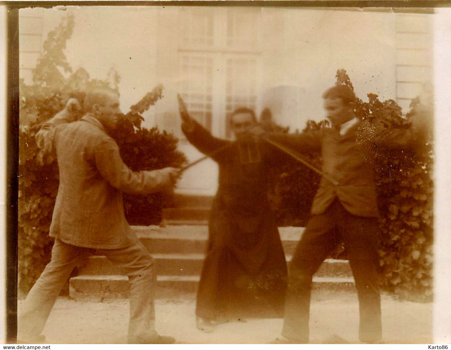 Escrime , Combat D'épée * Photo Ancienne Albuminée Circa 1900 * Scène D'assaut Au Bâtons ! - Escrime